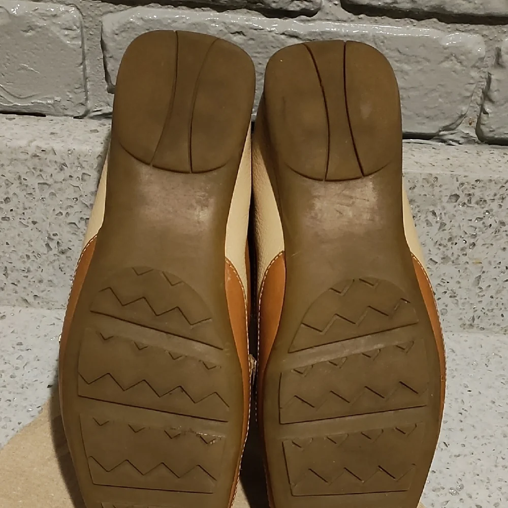 Etienne Aigner Cream and Tan Leather Loafers - Picture 5 of 9